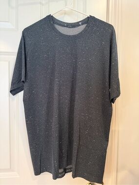 lululemon athletica Men's Dark Heather Gray Short Sleeve Crew